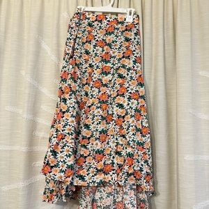Daisy Print High-Low Skirt in Peach & White